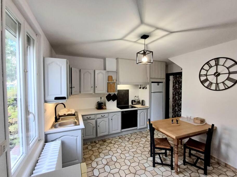 Maison De Village Avec Jardin Torpes  ภายนอก รูปภาพ